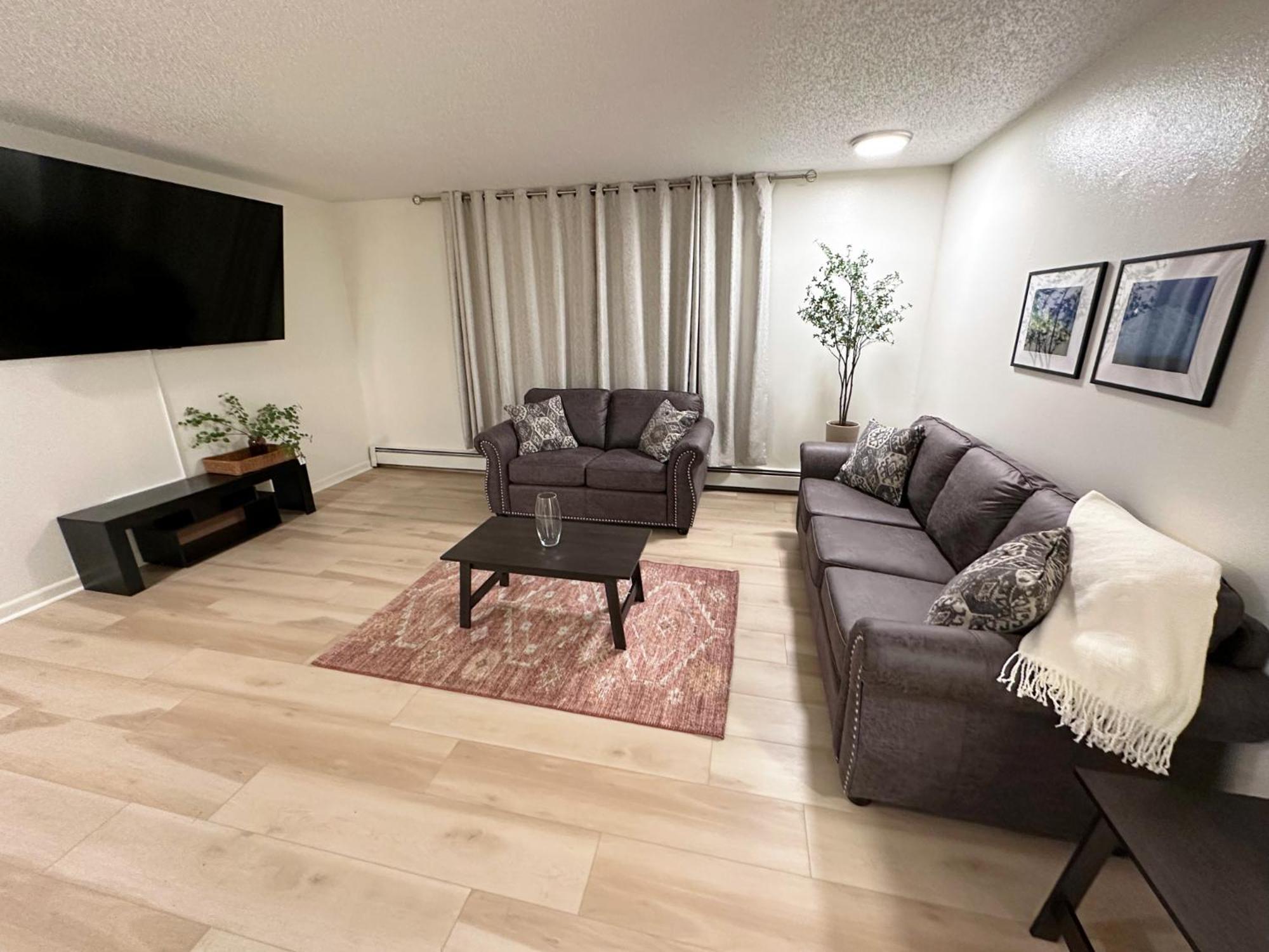 Stay Anchorage! Furnished Two Bedroom Apartments With High Speed Wifi エクステリア 写真