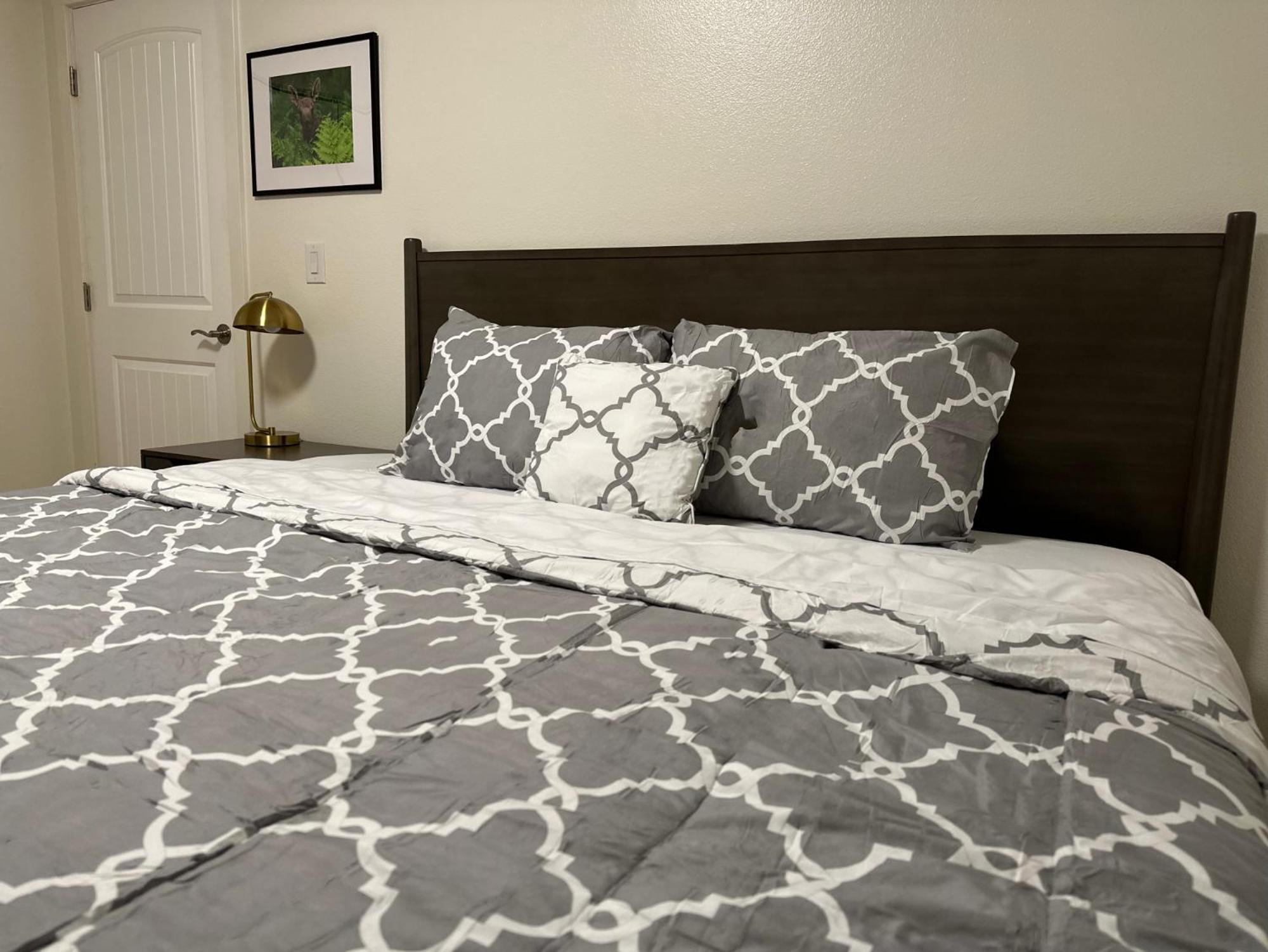 Stay Anchorage! Furnished Two Bedroom Apartments With High Speed Wifi 部屋 写真