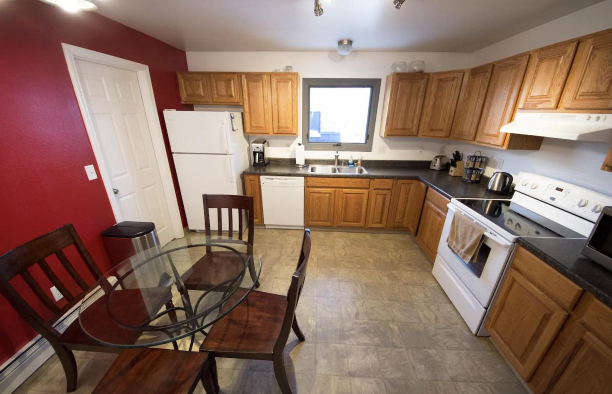 Stay Anchorage! Furnished Two Bedroom Apartments With High Speed Wifi 部屋 写真